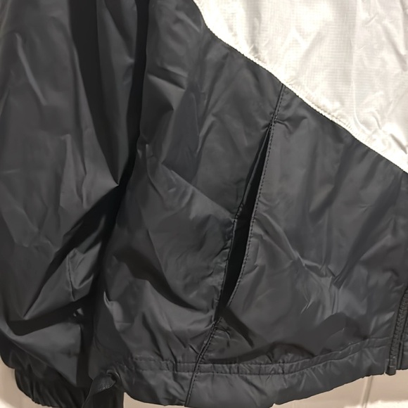 NEW! Nike Girl $65 Windbreaker Hooded Jacket - Picture 5 of 9